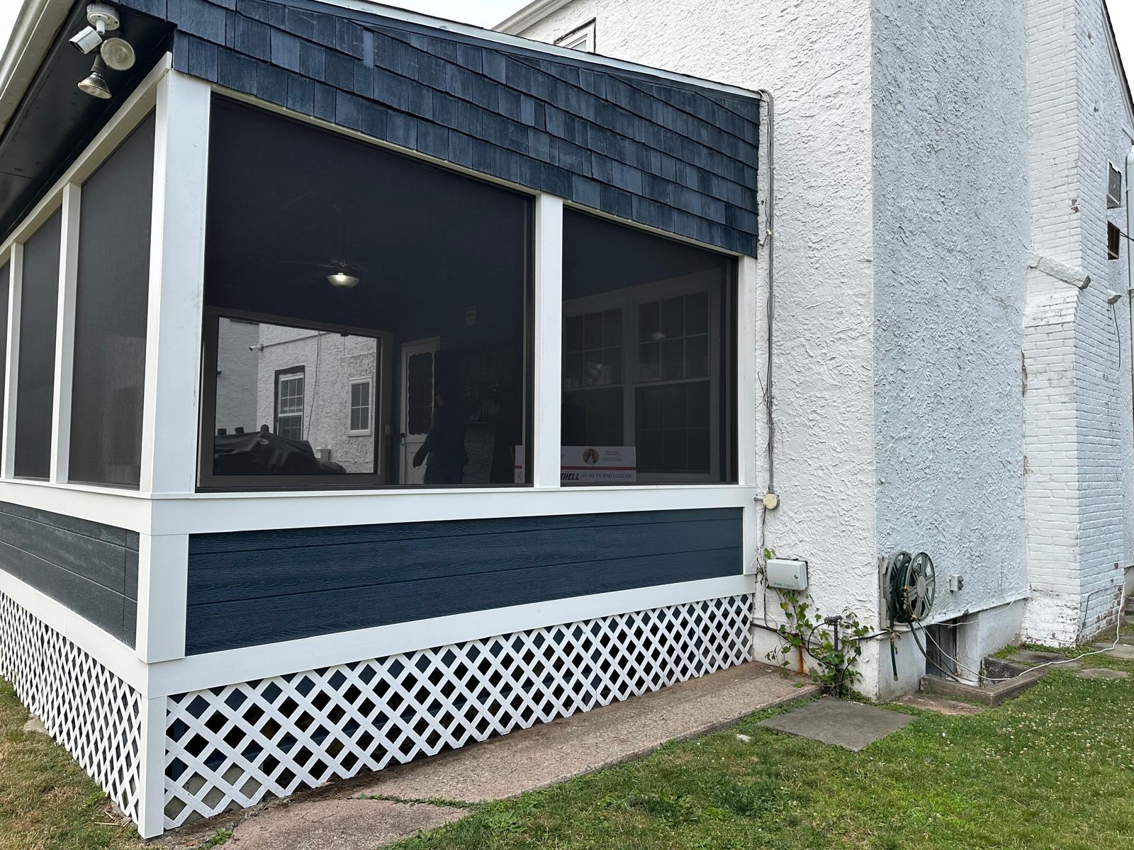 Screened In Porch - Image 9